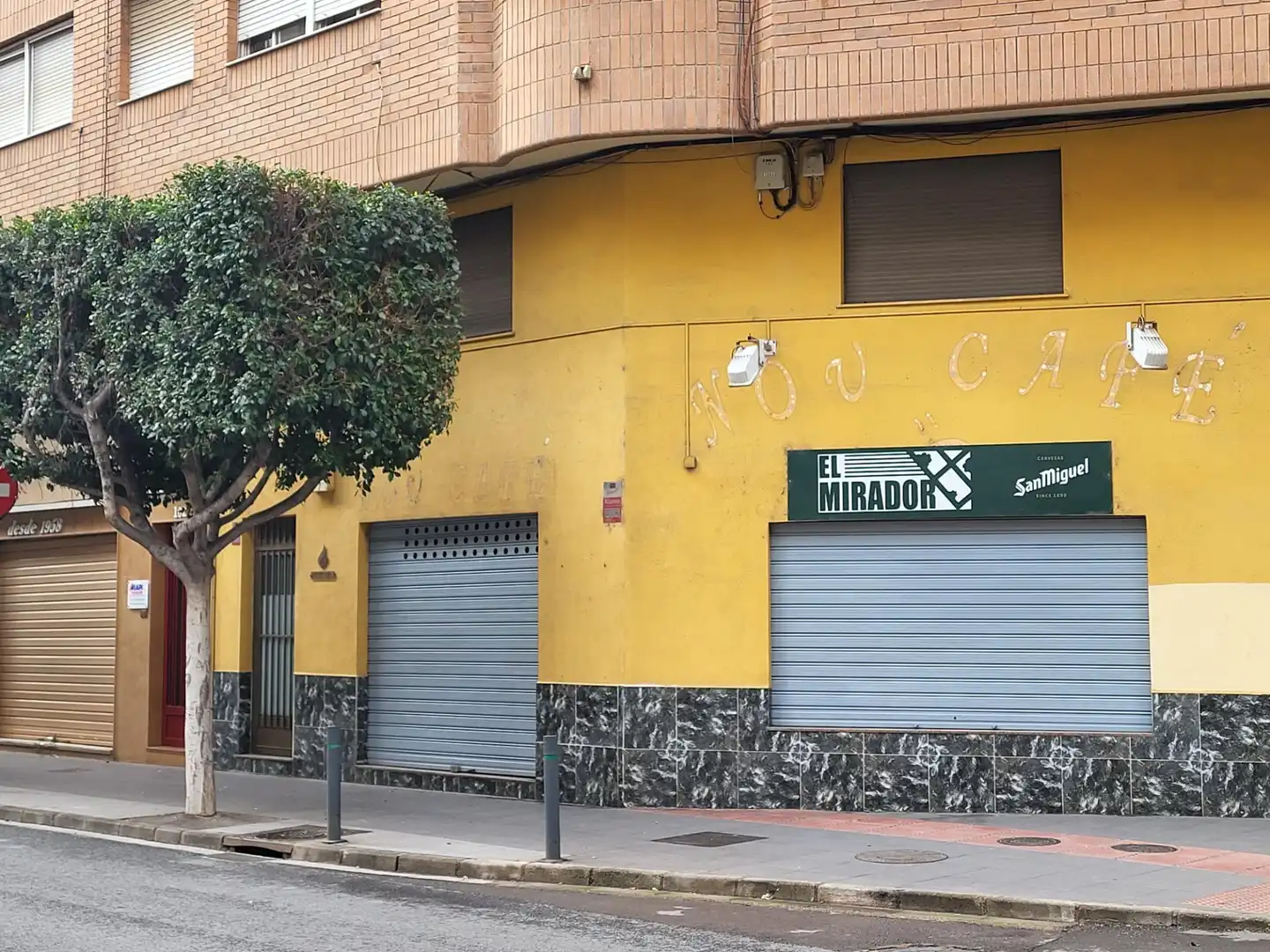 Vista exterior de Local en venta en Castellón de la Plana / Castelló de la Plana
