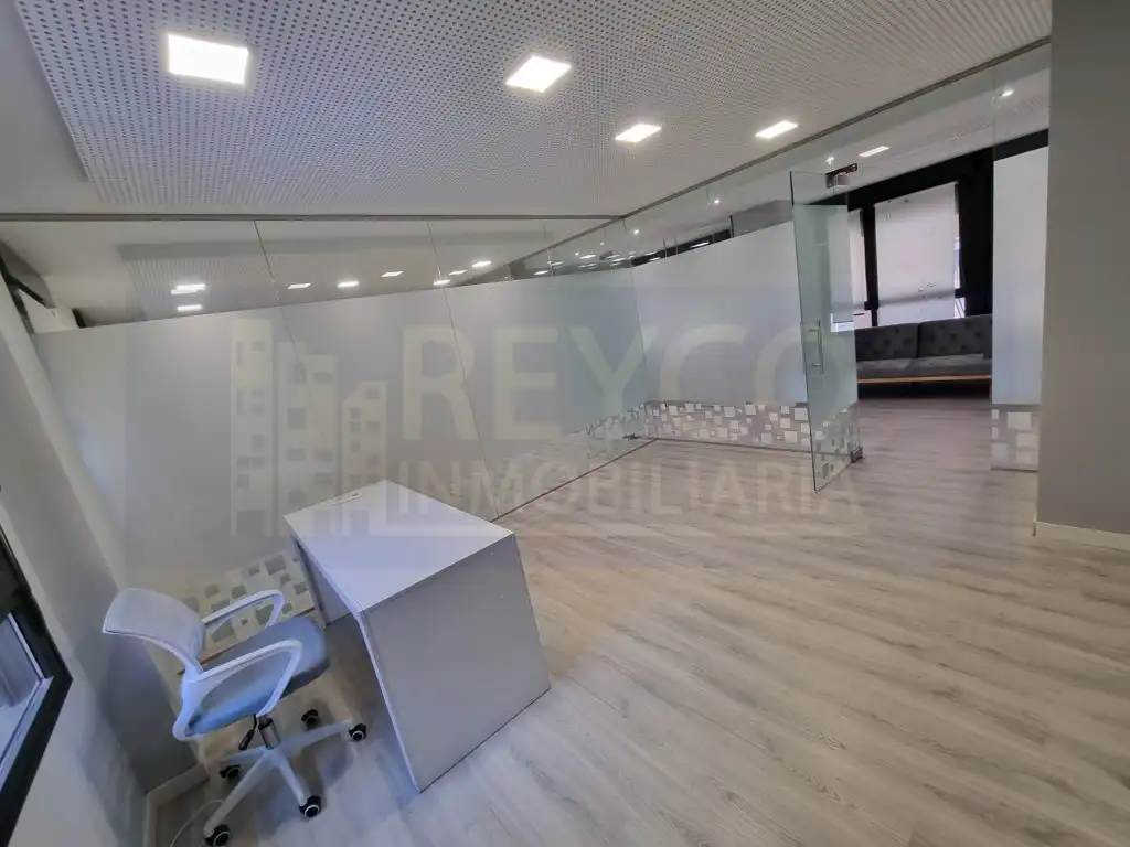 Office space with lift for sale in Edificios Lirios (Los)