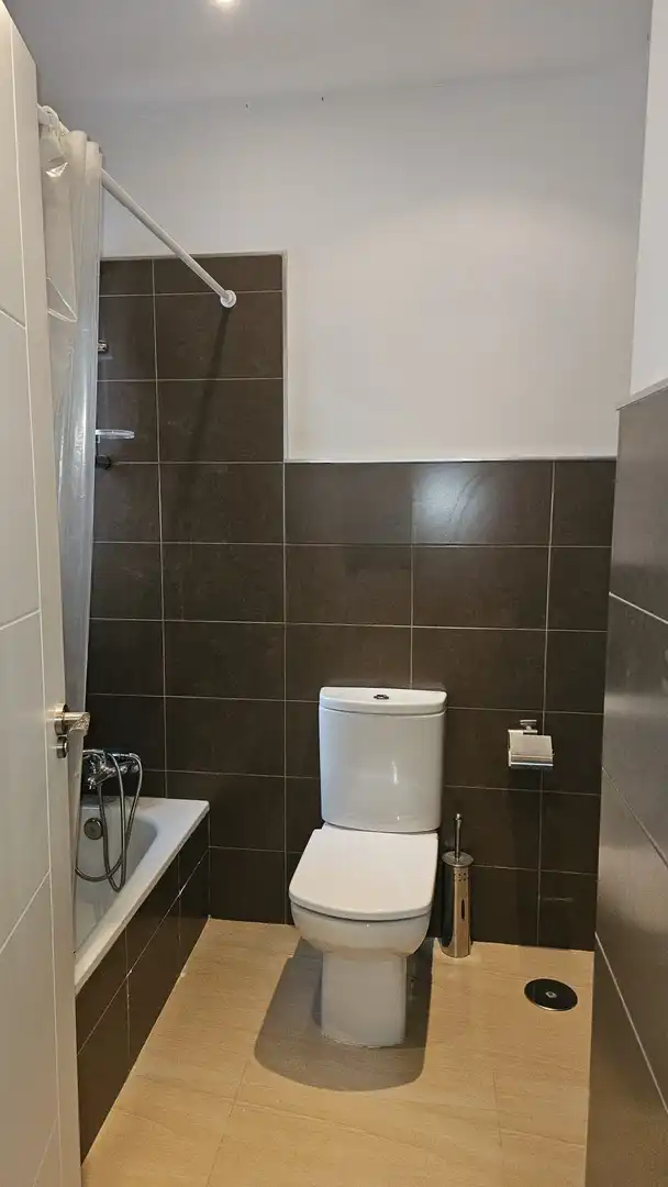 Bany de Casa adosada en venda en Benalmádena amb Terrassa, Moblat i Piscina comunitària