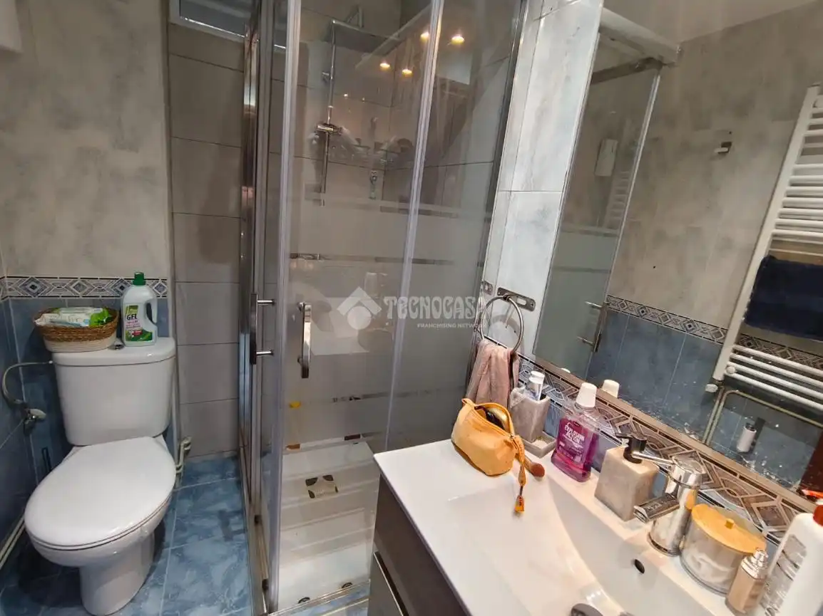 Bathroom of Flat for sale in Zaragoza