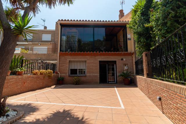 Casa adosada en Venta en Canet d` En Berenguer - Calle Valencia en Canet d'En Berenguer