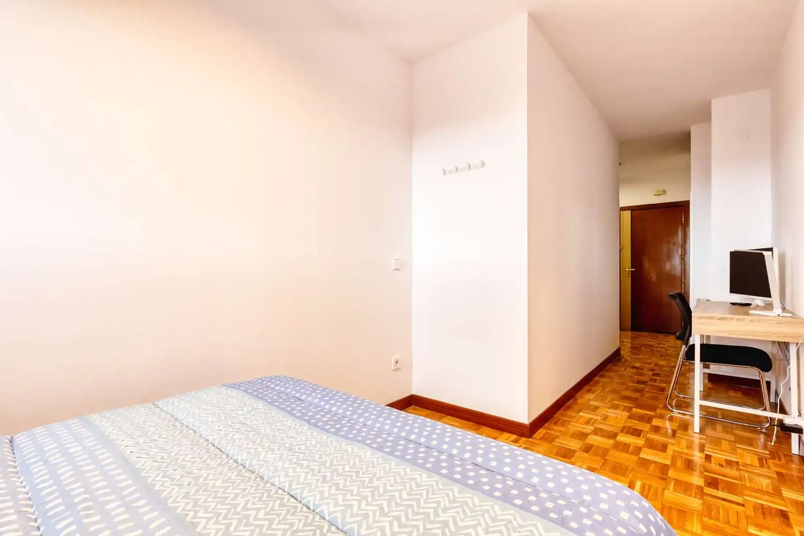 Bedroom of Flat for share in Madrid  with Air Conditioner, Terrace and Furnished