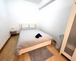 Dormitori de Apartament per a compartir en  Madrid Capital amb Aire condicionat, Moblat i Forn