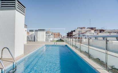 Swimming pool of Flat for sale in  Barcelona Capital  with Air Conditioner, Heating and Storage room