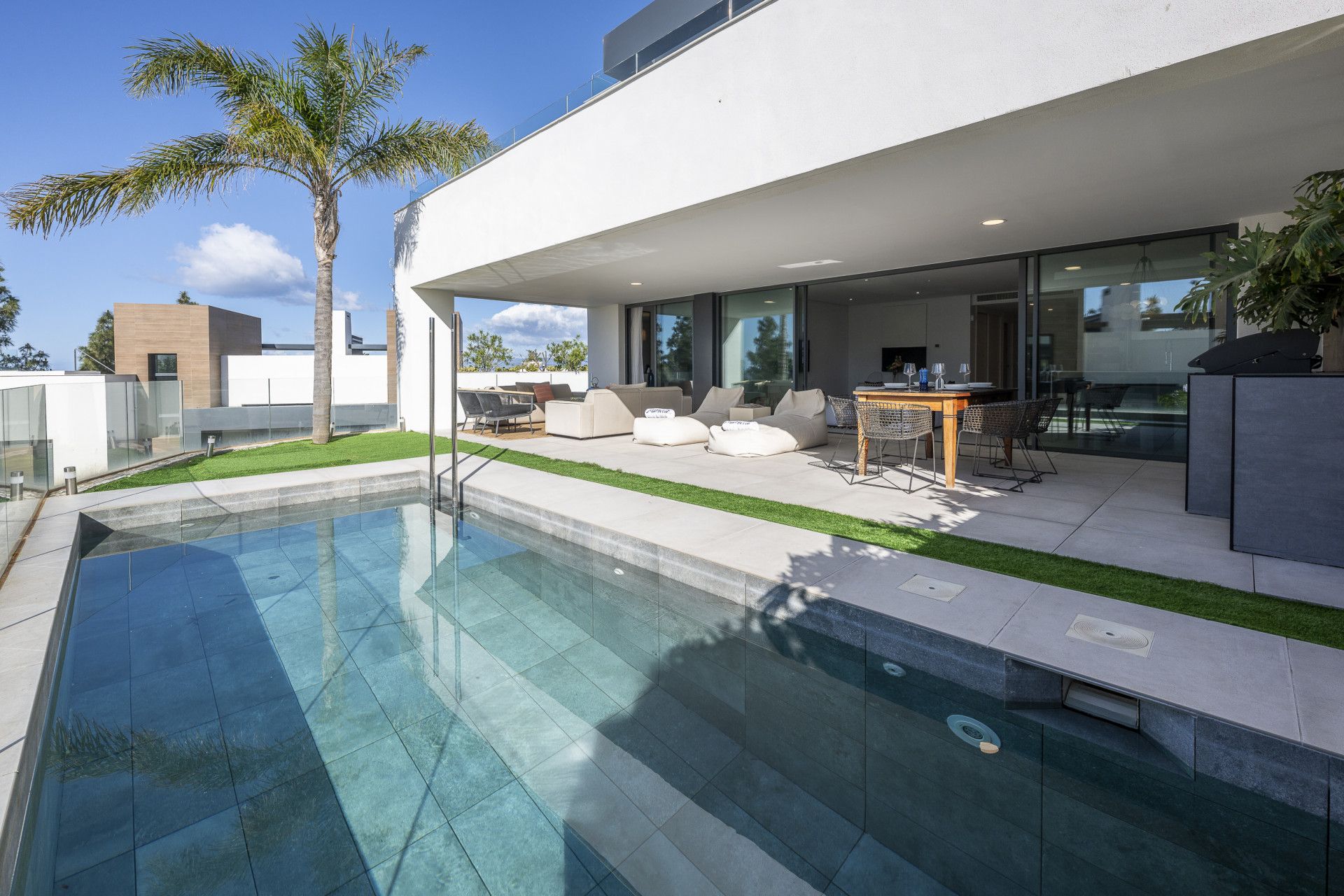 Piscina de Dúplex en venda en Marbella amb Calefacció, Jardí privat i Terrassa