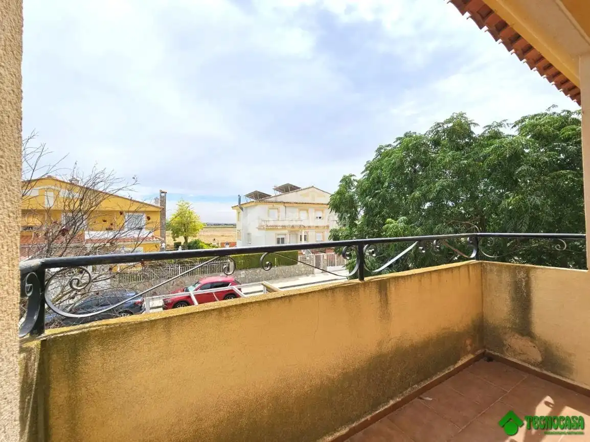 Casa adosada en venta en Pedanías - Extrarradio