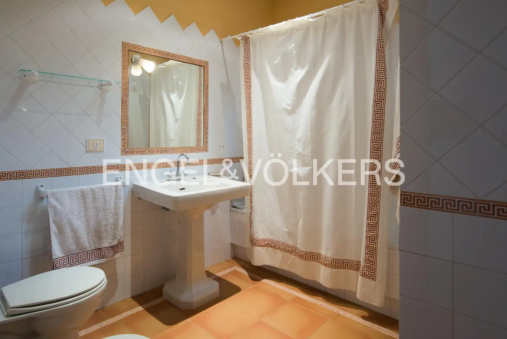 Bany de Casa o xalet en venda en Benicasim / Benicàssim amb Calefacció, Jardí privat i Terrassa