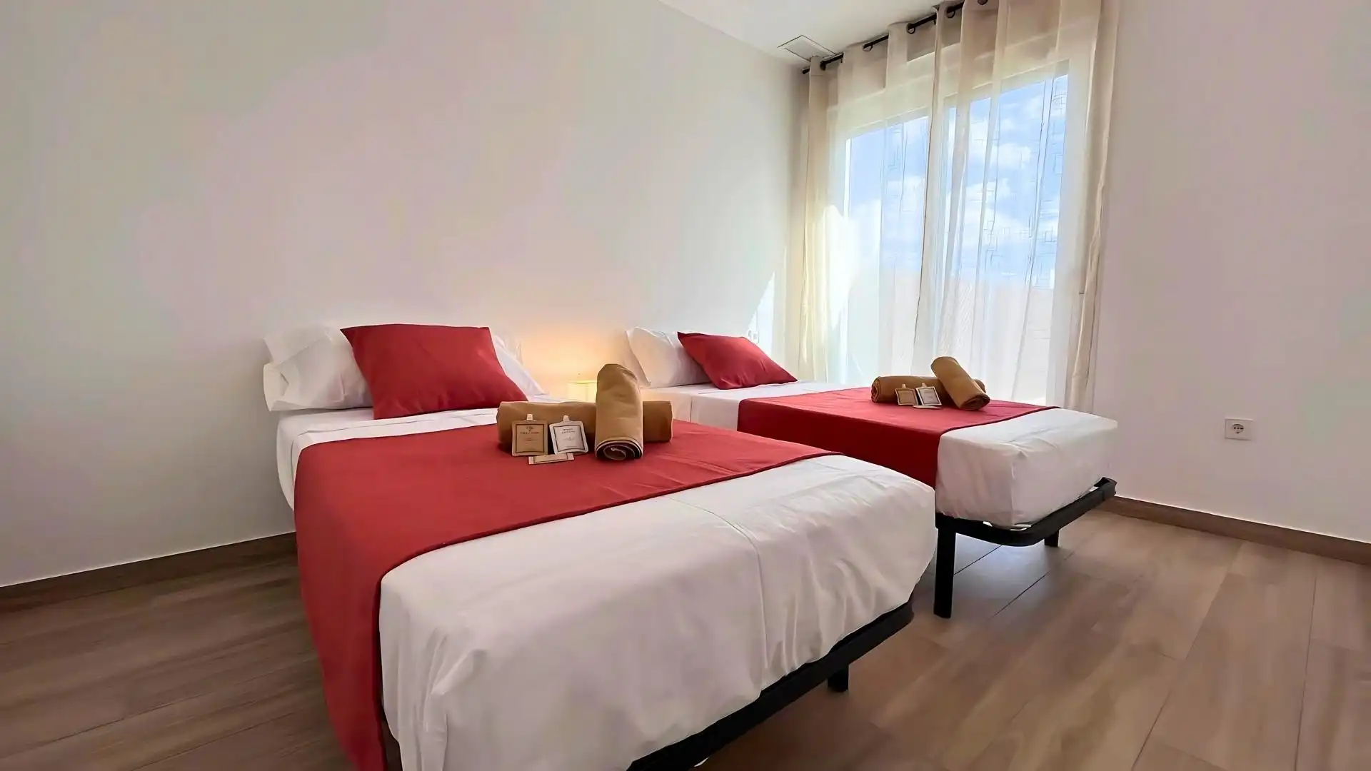 Schlafzimmer von Einfamilien-Reihenhaus zum Verkauf in Madrid mit Schwimmbad