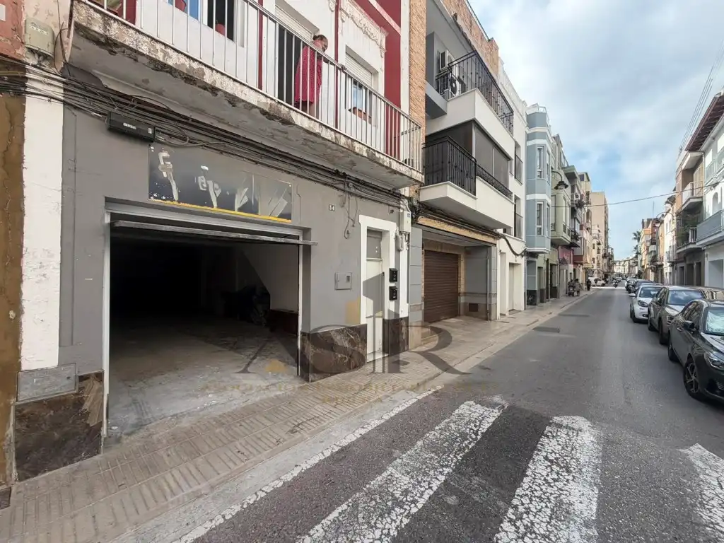 Parking of Commercial properties for sale in Casc Urbà