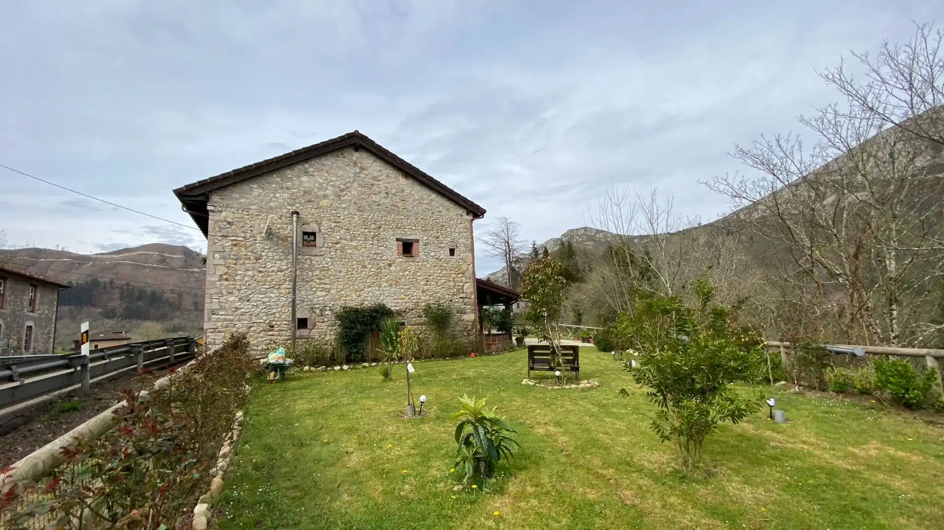 Garden of Houses for sale in Cangas de Onís  with Heating and Private garden