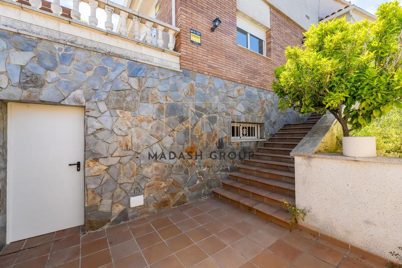 Vista exterior de Casa o xalet en venda en Calafell amb Aire condicionat, Calefacció i Jardí privat