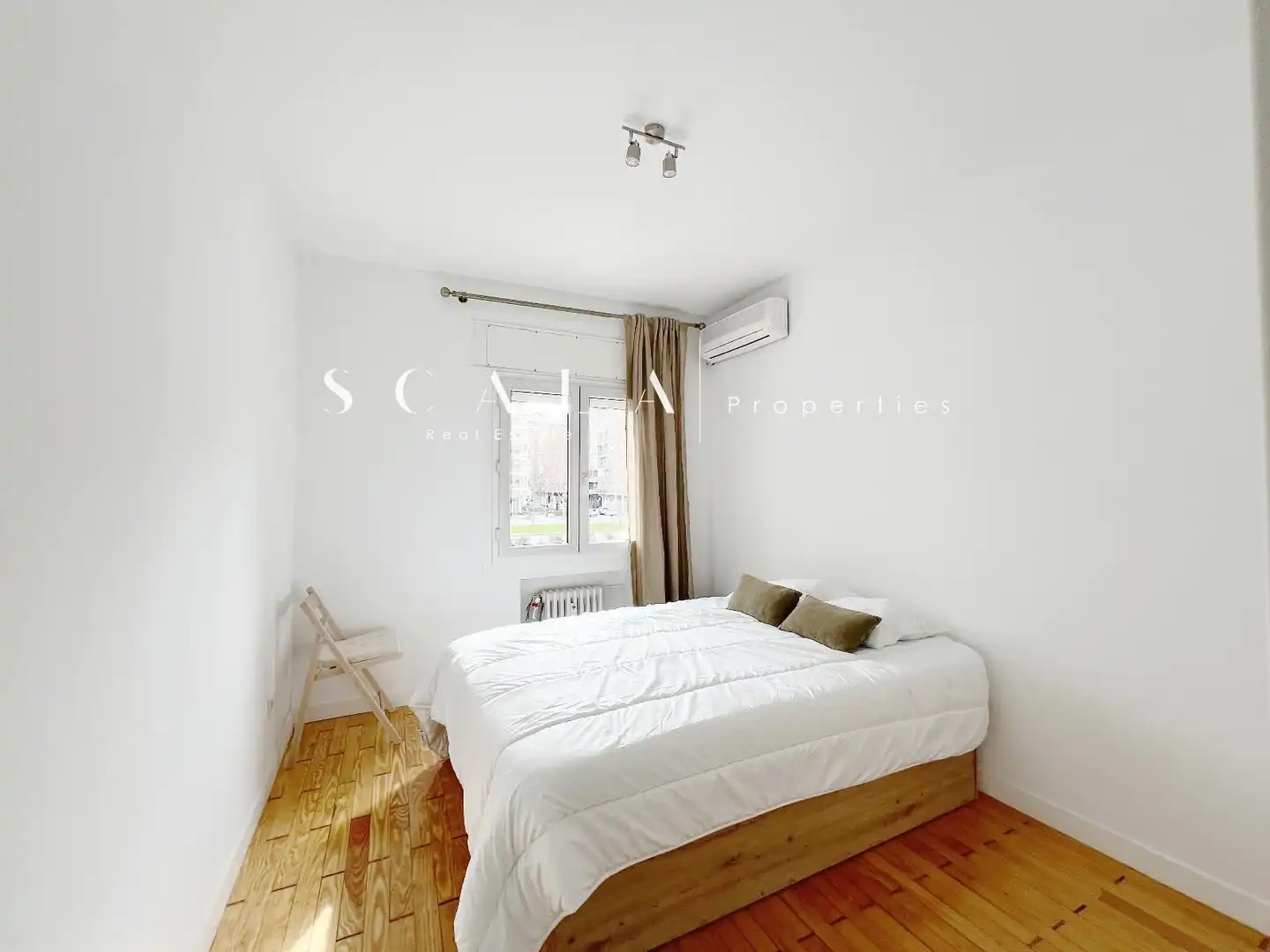 Habitación de Piso de alquiler en Madrid con Aire acondicionado, Calefacción y Amueblado