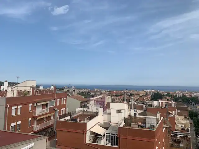 Außenansicht von Dachboden zum Verkauf in Badalona mit Klimaanlage, Heizung und Terrasse