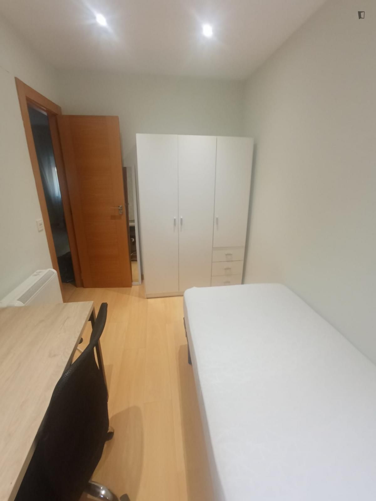 Dormitori de Apartament de lloguer en Salamanca Capital amb Calefacció, Moblat i Rentadora