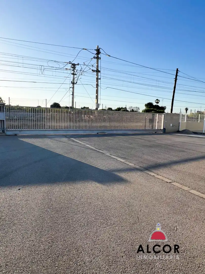 Vista exterior de Nave industrial en venta en Benicarló