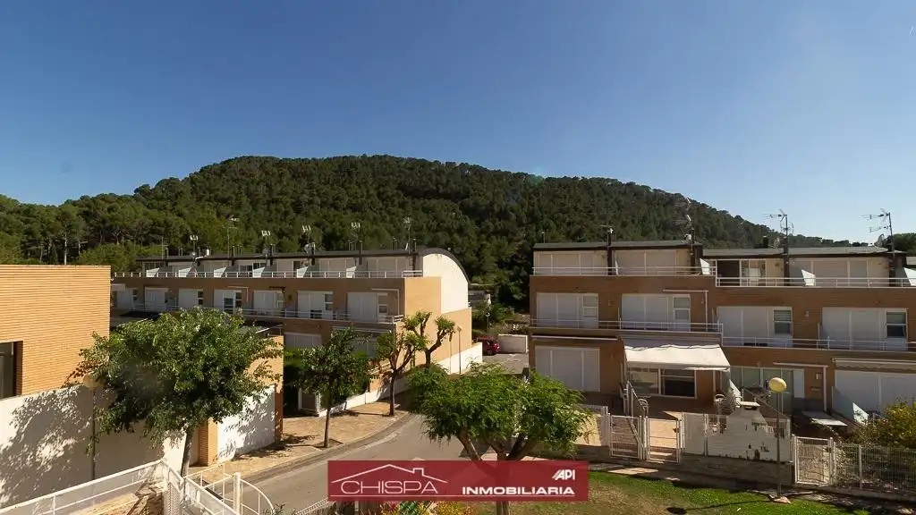 Außenansicht von Einfamilien-Reihenhaus zur Miete in Náquera mit Heizung, Privatgarten und Terrasse