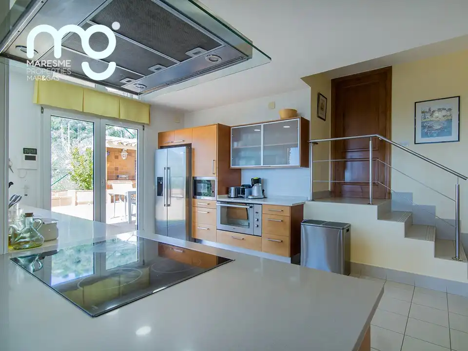 Cocina de Casa o chalet en venta en Tiana con Aire acondicionado, Calefacción y Jardín privado