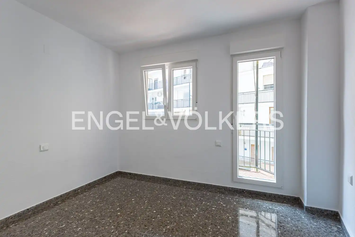 Piso de alquiler en Valencia con Calefacción y Balcón