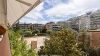 Exterior view of Flat for sale in  Barcelona Capital  with Terrace and Balcony