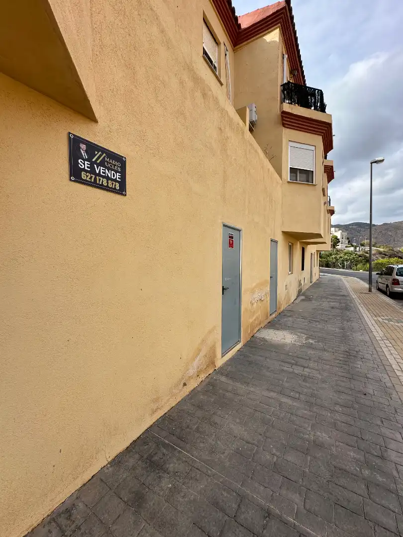 Vista exterior de Local en venta en Vícar