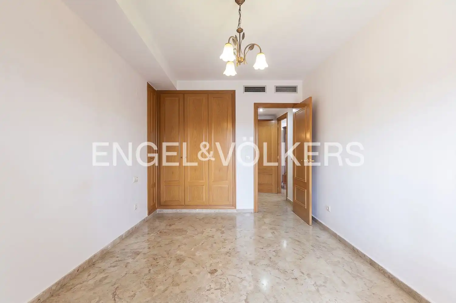 Piso de alquiler en Valencia con Aire acondicionado, Calefacción y Jardín privado