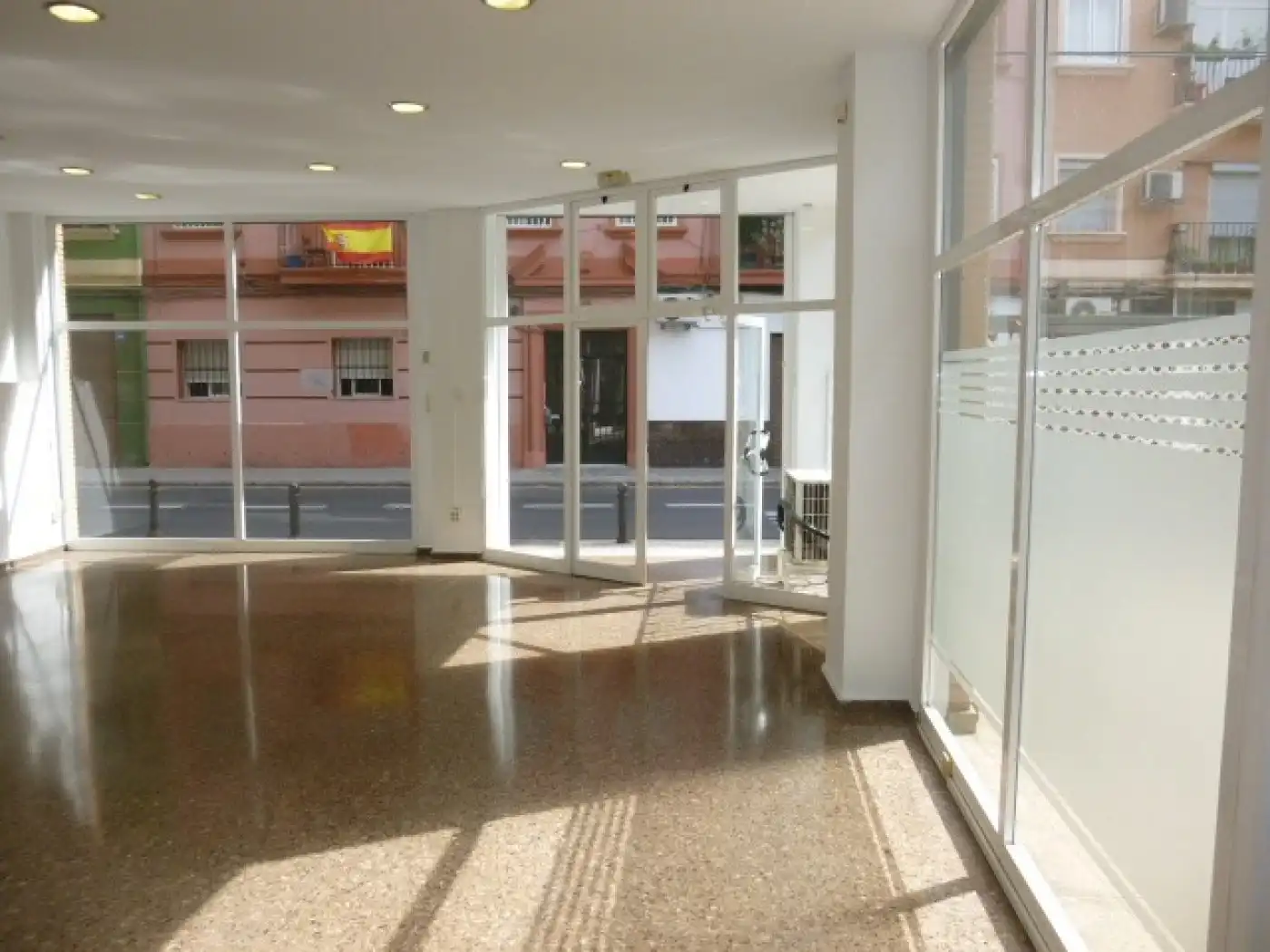 Local de alquiler en Valencia con Aire acondicionado
