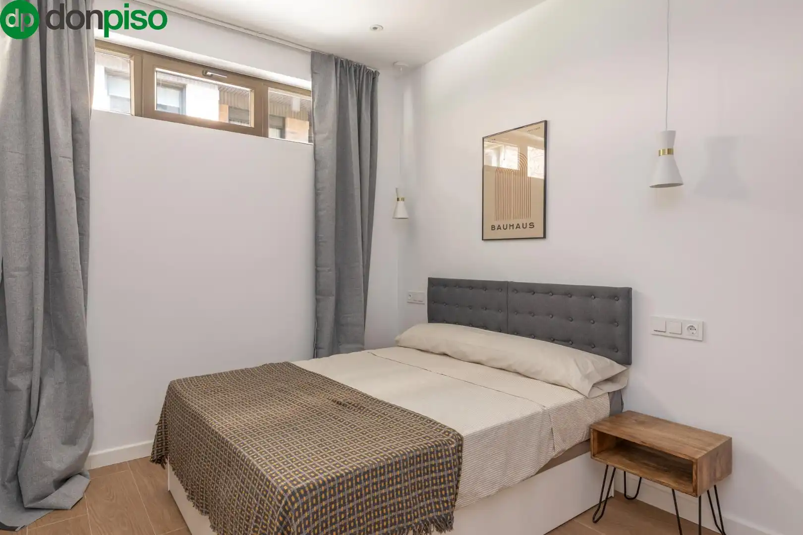 Bedroom of Apartments for sale in Granada  with Air Conditioner, Heating and Private garden