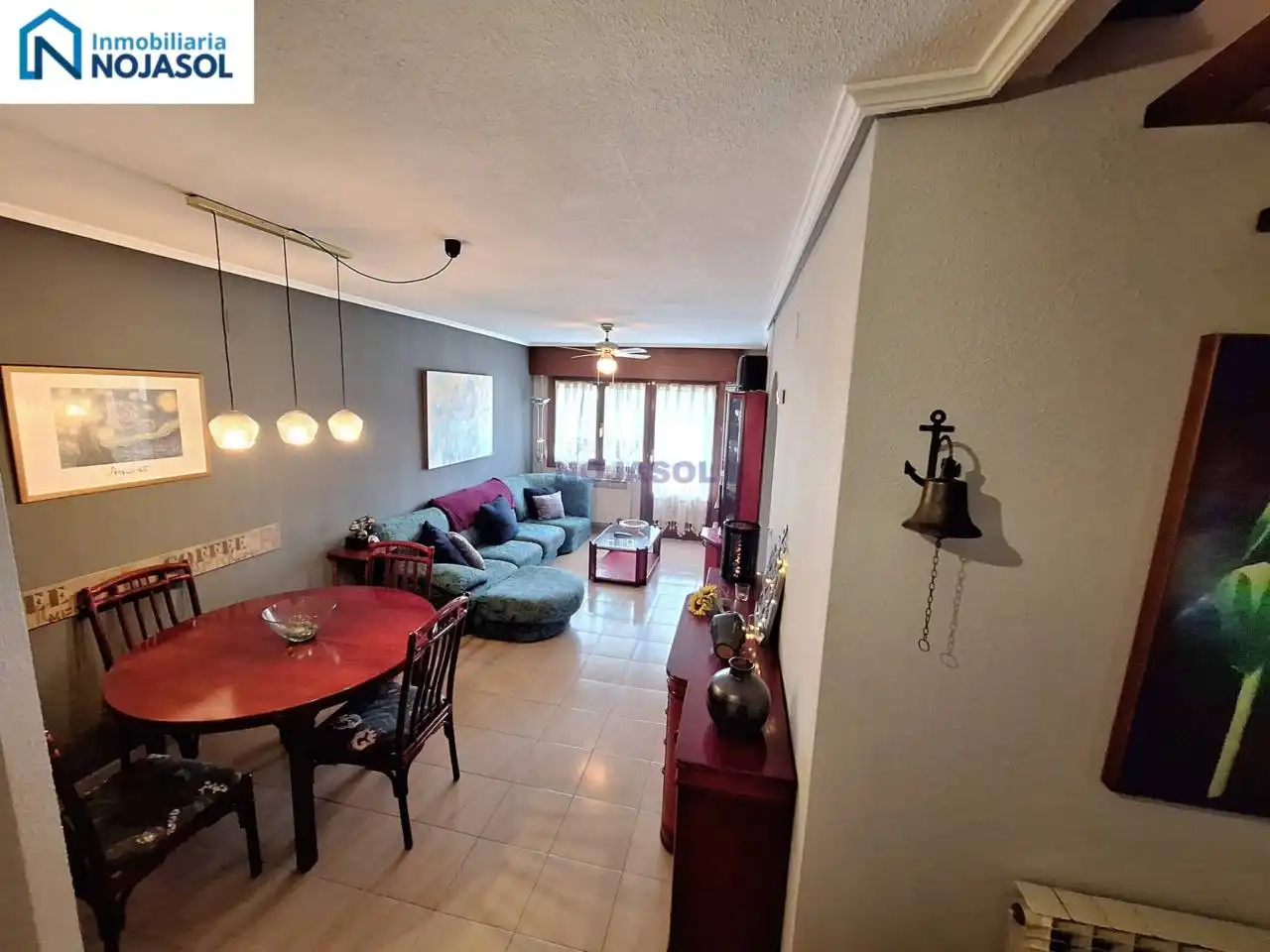 Sala d'estar de Dúplex de lloguer en Noja amb Calefacció, Terrassa i Moblat