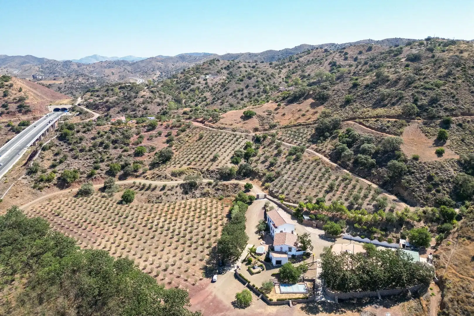 Vista exterior de Finca rústica en venda en Málaga amb Terrassa