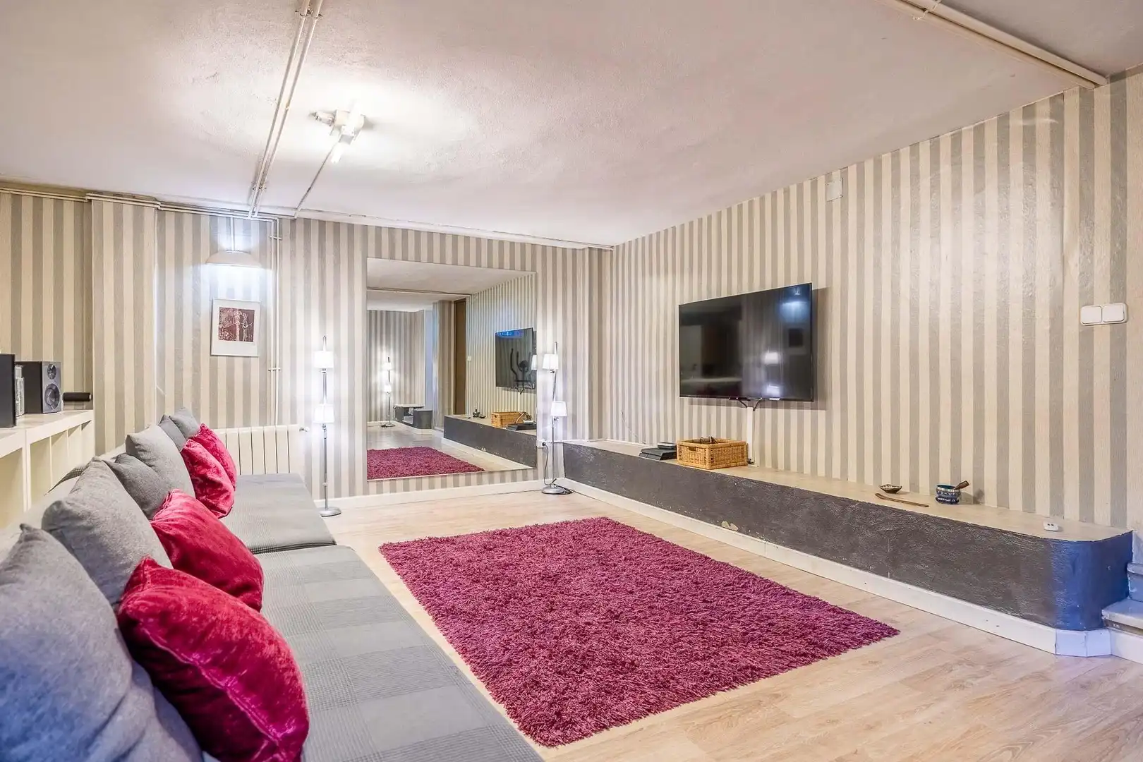 Sala d'estar de Casa o xalet en venda en Mairena del Aljarafe amb Aire condicionat, Calefacció i Jardí privat