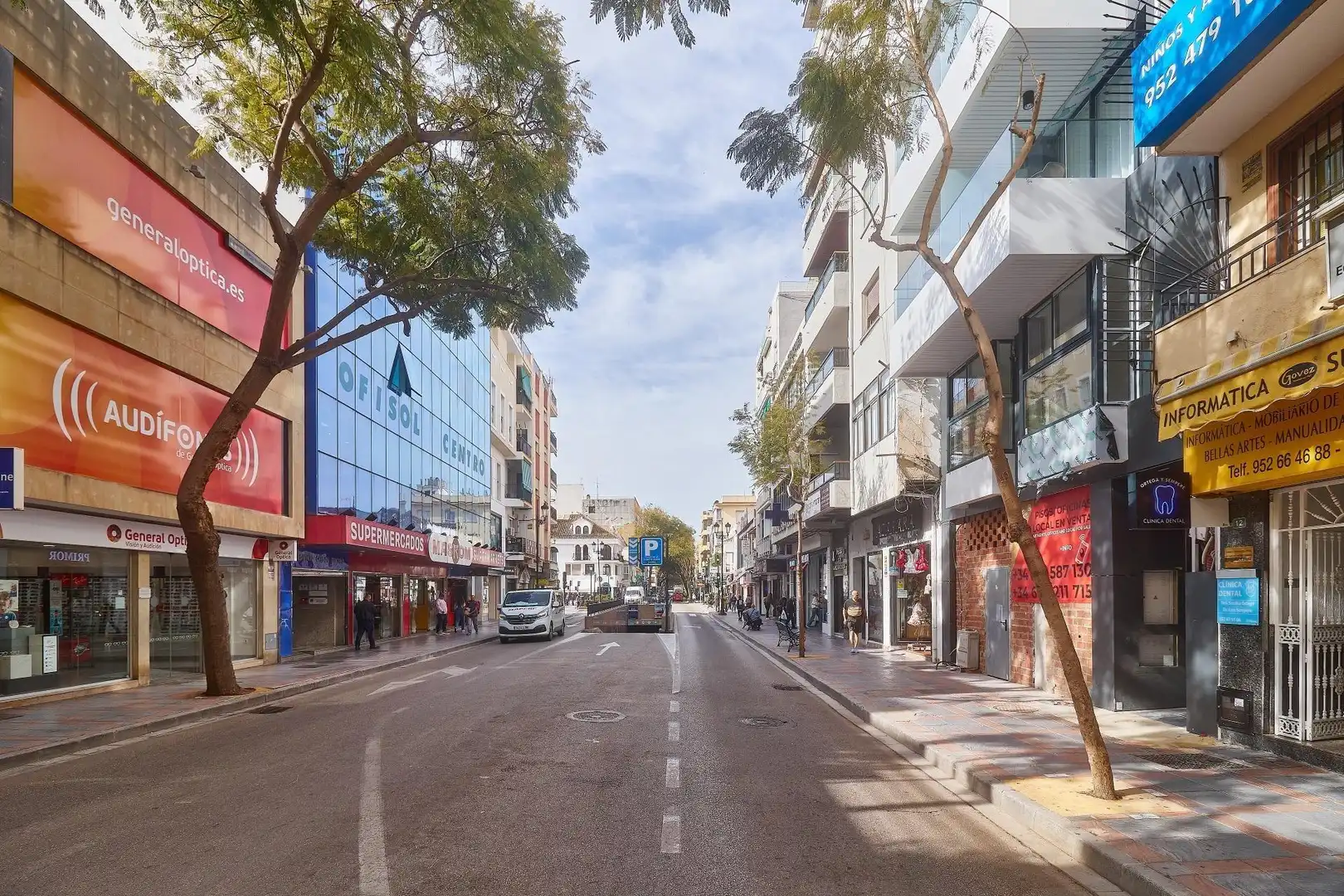 Geschaftsraum zur Miete in Avenida de los Condes de San Isidro, 15, Puerto Deportivo