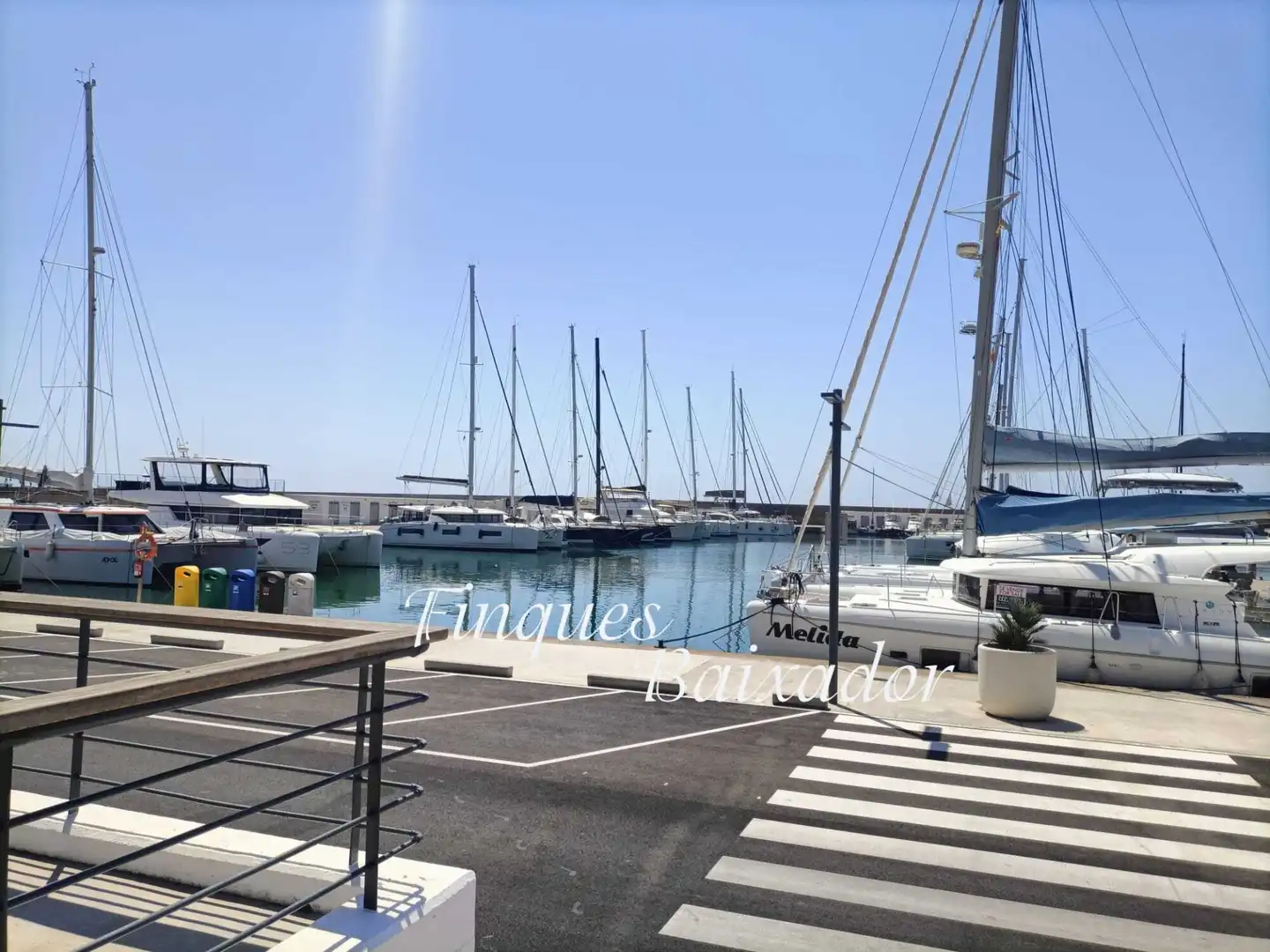 Local comercial en traspàs a Port Ginesta 210