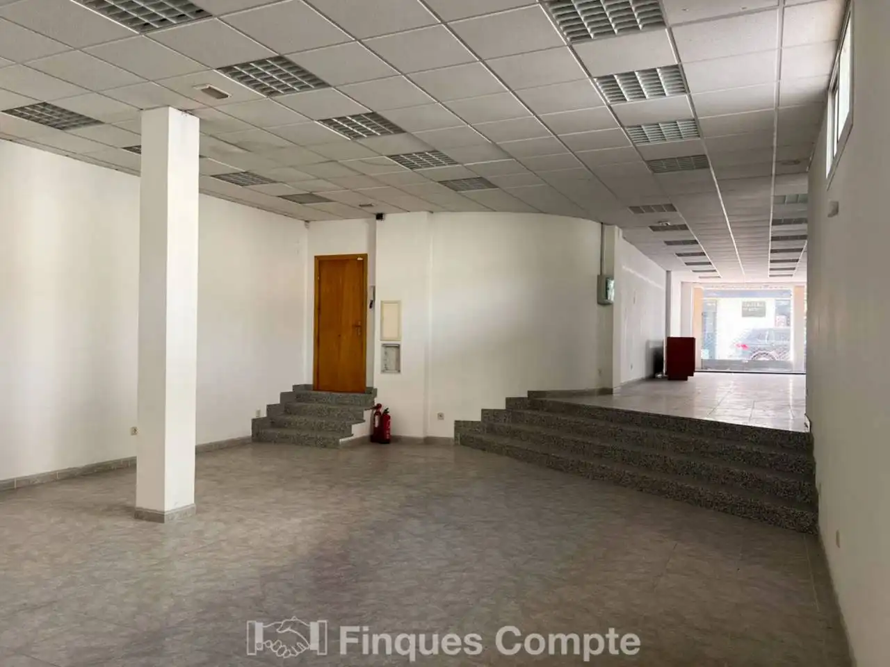 Gewerbefläche zum Verkauf in Calle Joan Carles I 04-06