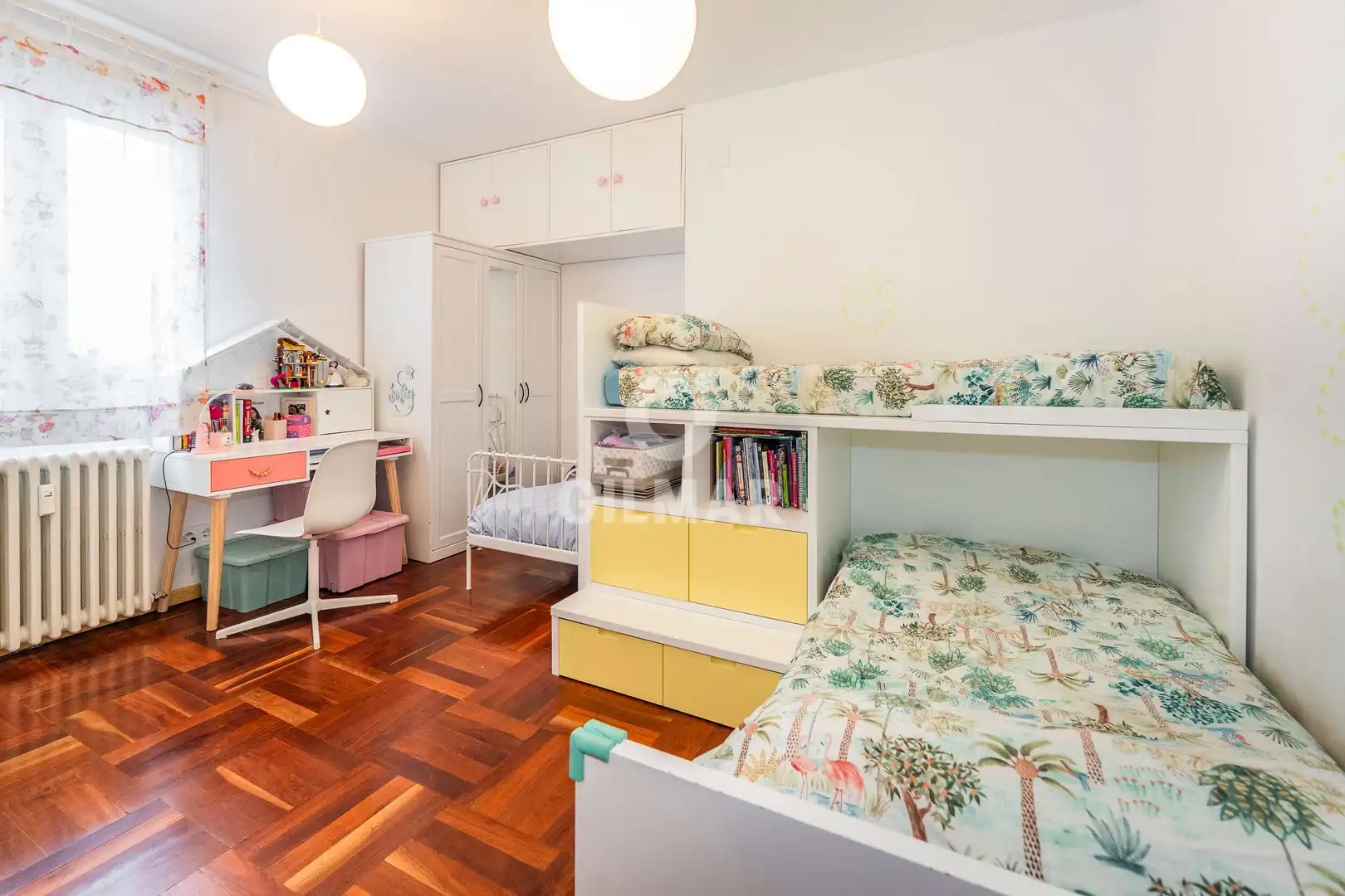 Habitación de Ático en venta en Madrid con Calefacción, Piscina y Balcón