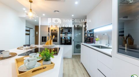 Foto 5 de Piso en venta en De Madrid, Centre, Roses