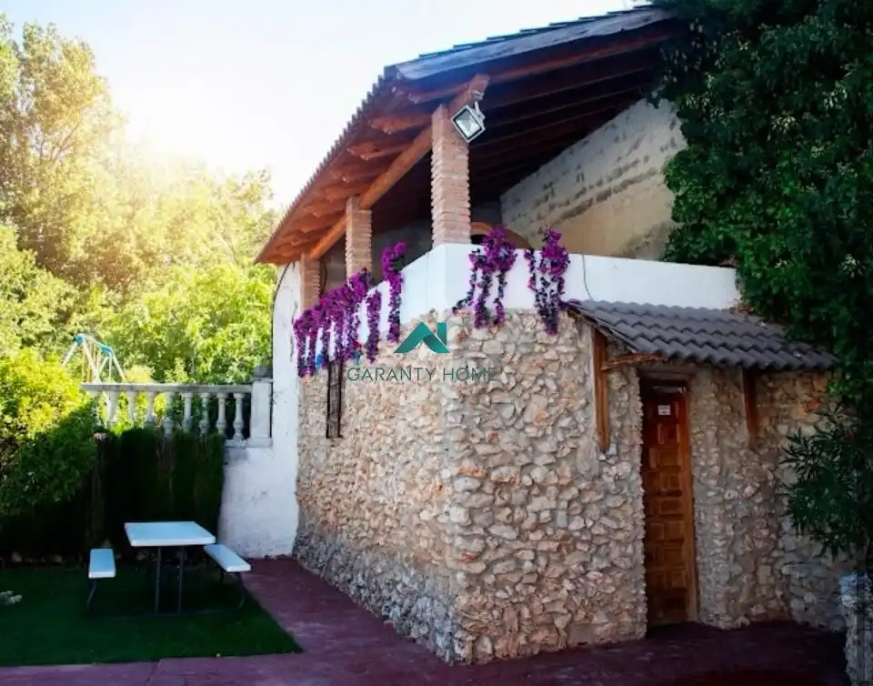 Vista exterior de Casa o xalet en venda en Los Villares amb Jardí privat, Terrassa i Piscina