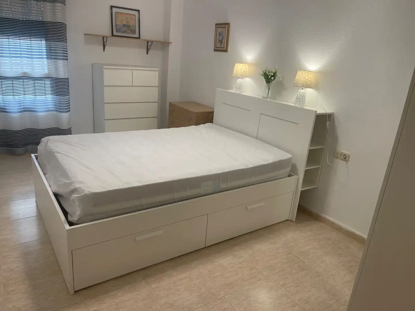 Schlafzimmer von Wohnungen zur Miete in Roquetas de Mar mit Klimaanlage