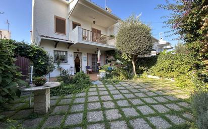 Jardí de Casa o xalet en venda en Cubelles amb Terrassa