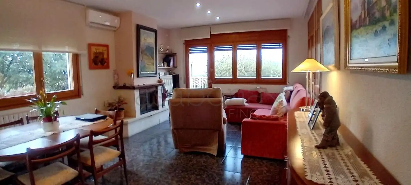 Casa con terraza en venta en L'Esquirol