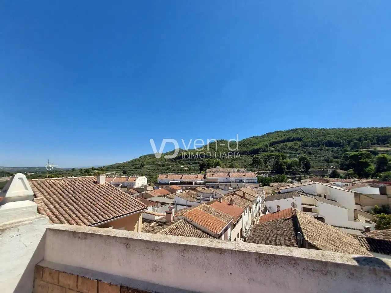 Vista exterior de Piso en venta en Enguera con Terraza, Trastero y Balcón