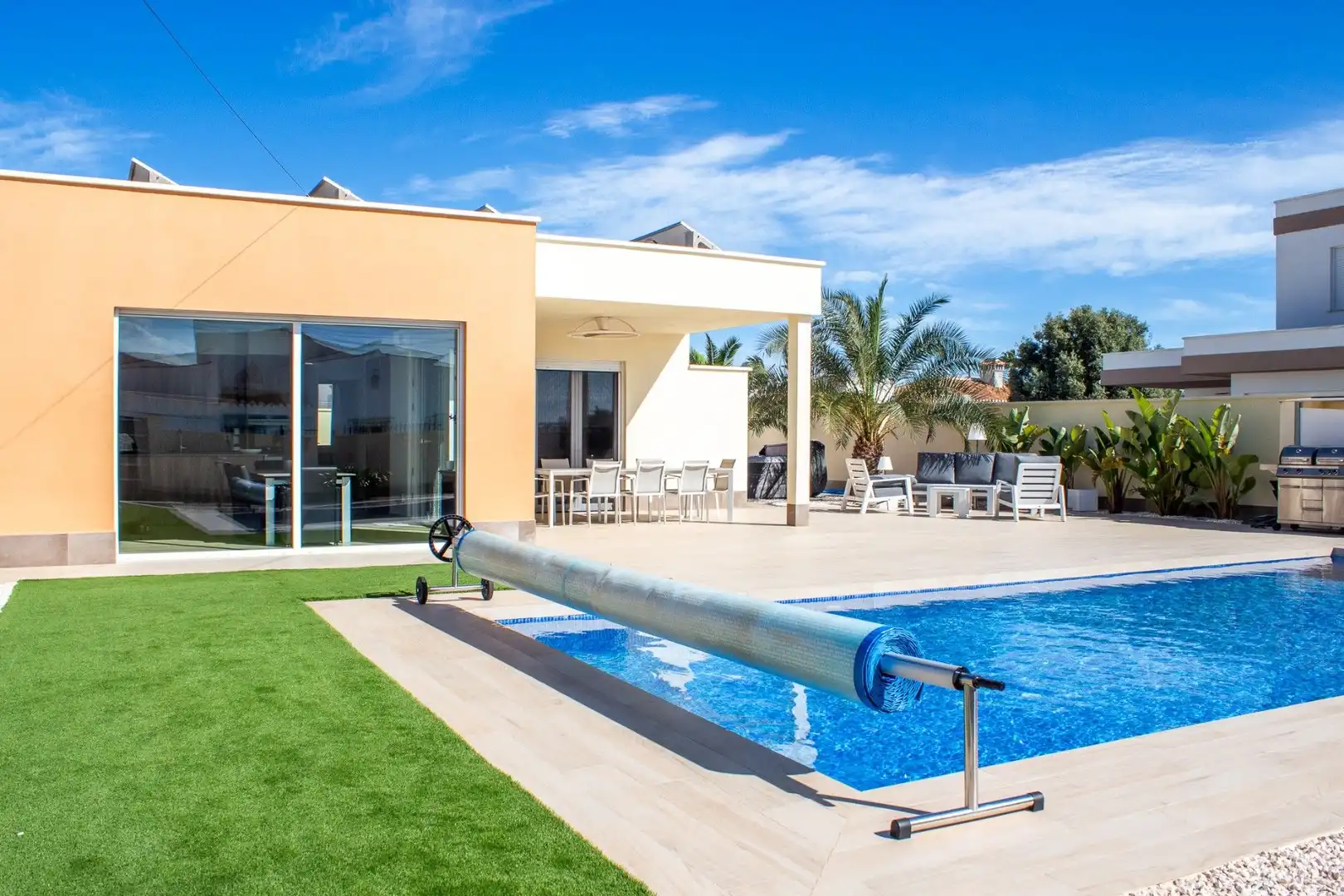 Piscina de Casa o xalet en venda en Torrevieja amb Aire condicionat, Calefacció i Jardí privat