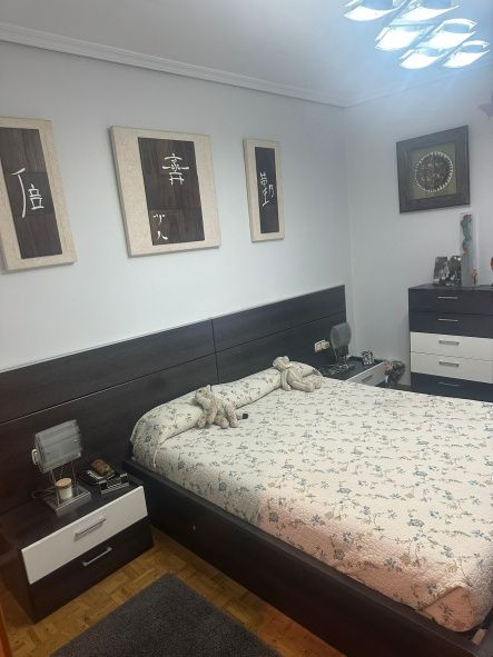 Dormitori de Pis en venda en Vitoria - Gasteiz amb Calefacció, Parquet i Terrassa