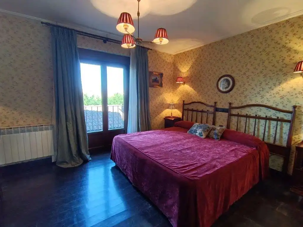 Bedroom of Buildings for sale in Navalonguilla