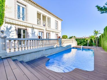 Xalet amb piscina en venda a GOLF BAHÍA