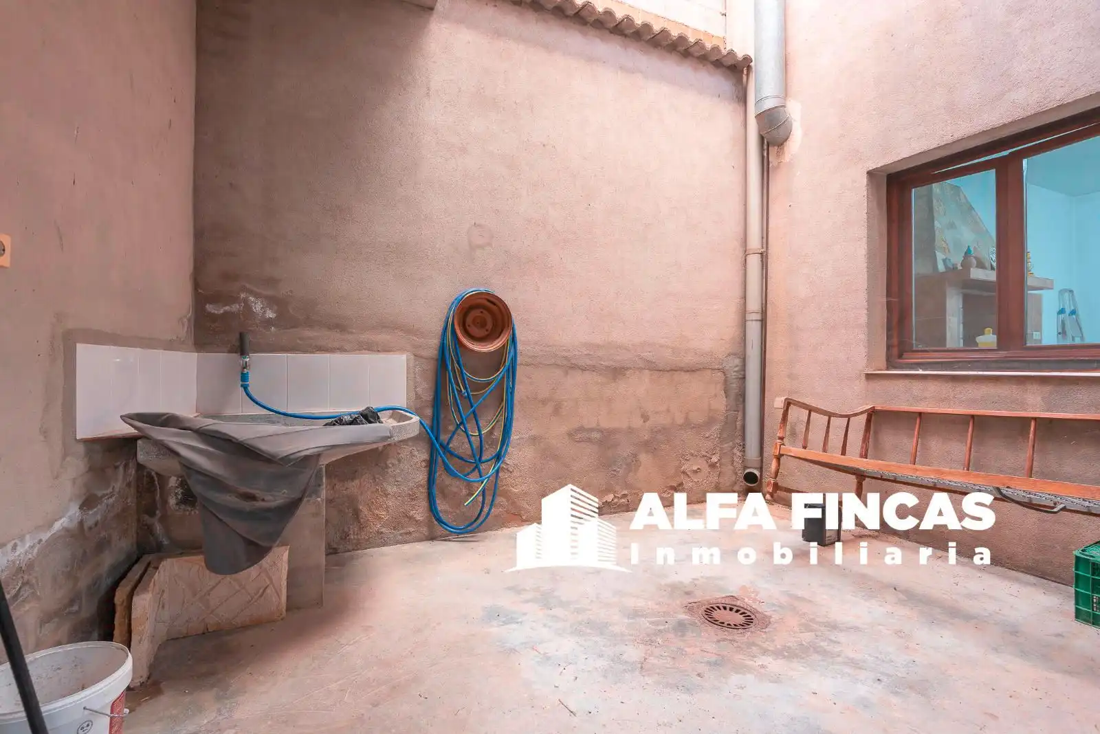 Exterior view of Houses for sale in La Alberca de Záncara   with Heating, Terrace and Balcony