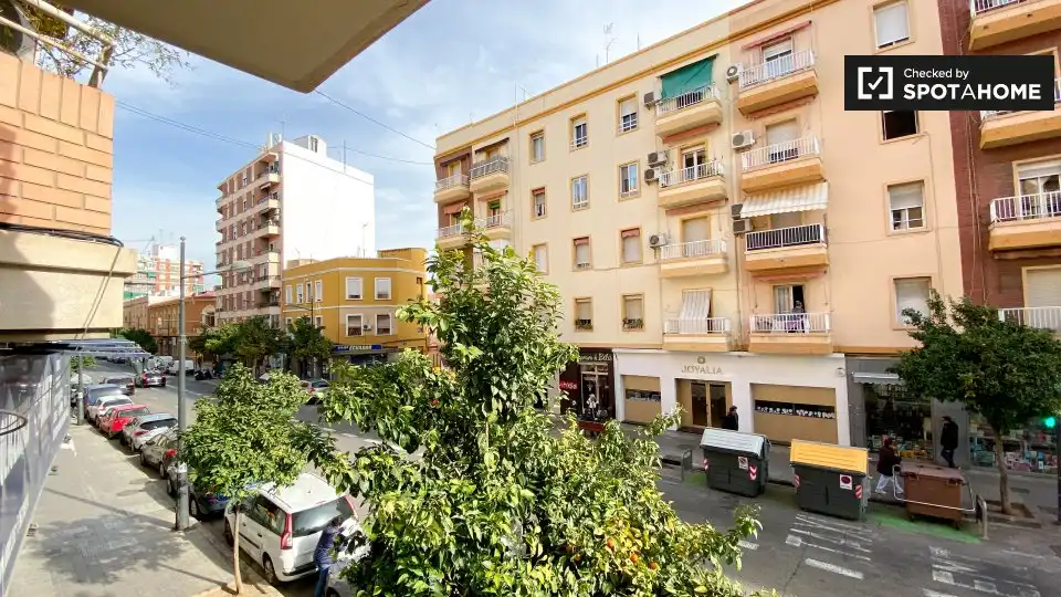 Vista exterior de Pis de lloguer en Valencia amb Aire condicionat, Calefacció i Moblat