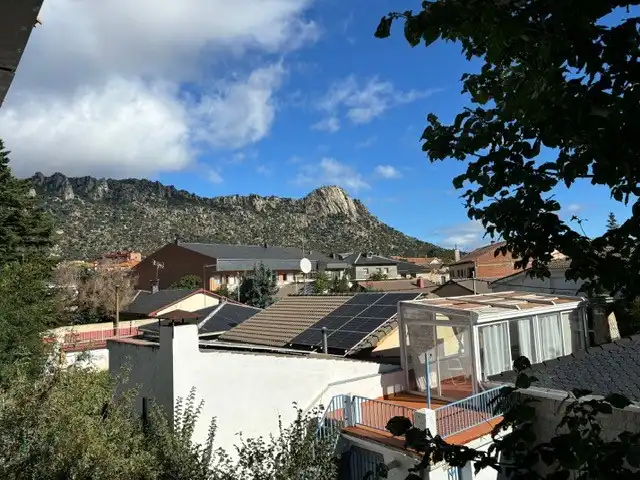Casa adosada en venda a Calle de las Rosas, La Cabrera