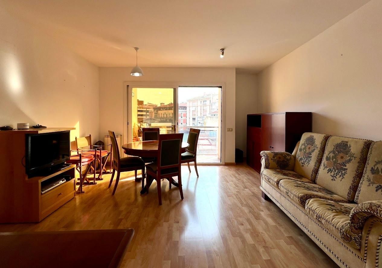 Living room of Flat to rent in Manresa  with Air Conditioner, Heating and Parquet flooring