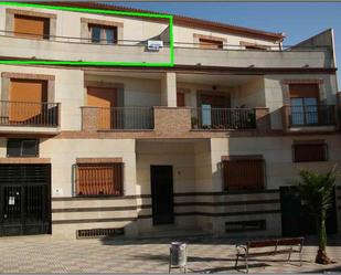 Vista exterior de Pis en venda en Torreperogil amb Terrassa i Balcó