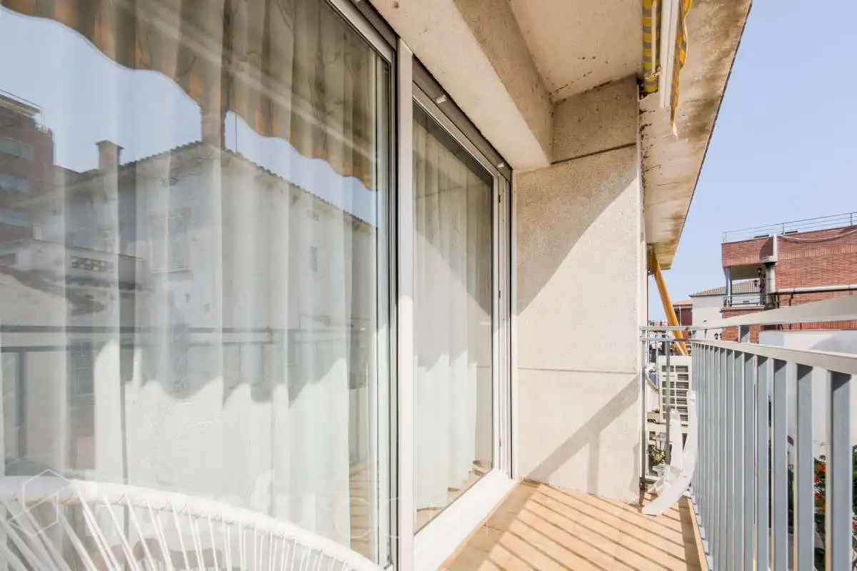 Balcony of Houses for sale in Santa Coloma de Gramenet  with Air Conditioner, Heating and Private garden